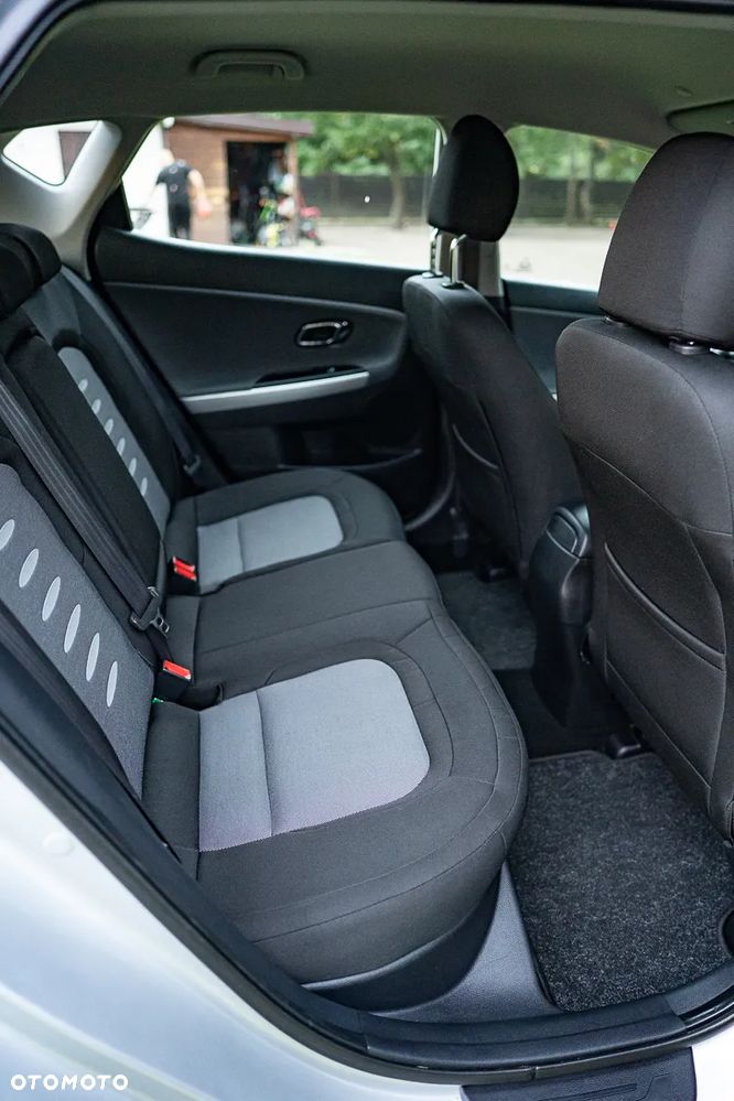 Kia Ceed 1.6 GDI Dream Team Edition - 21