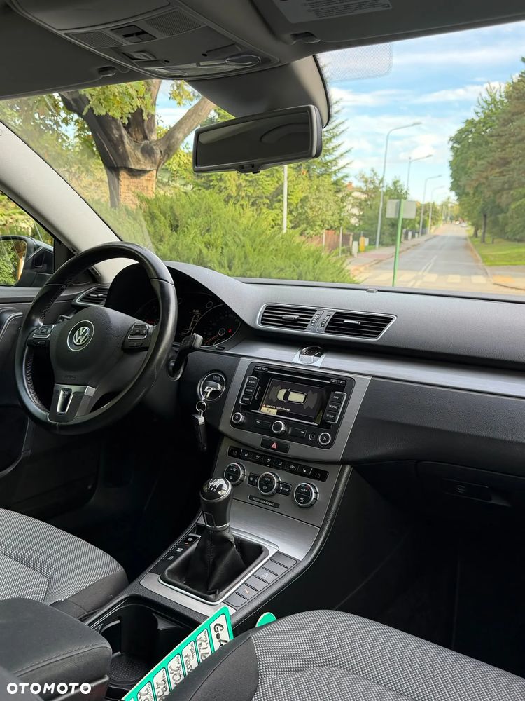 Volkswagen Passat - 29