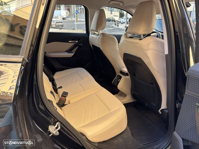 BMW iX1 xDrive30 xLine - 29