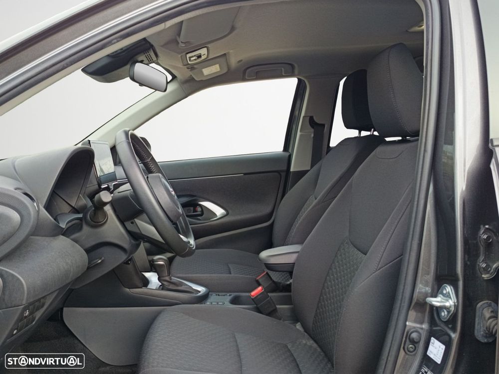 Toyota Yaris Cross 1.5 HDF Comfort Plus - 35