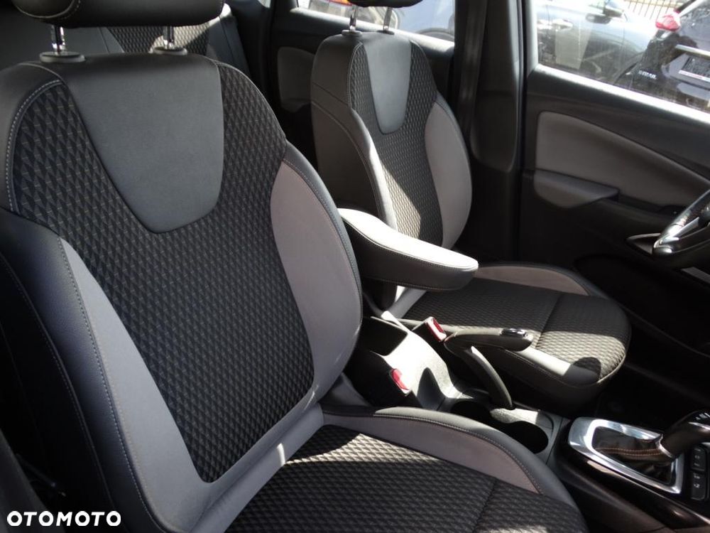 Opel Crossland X - 13