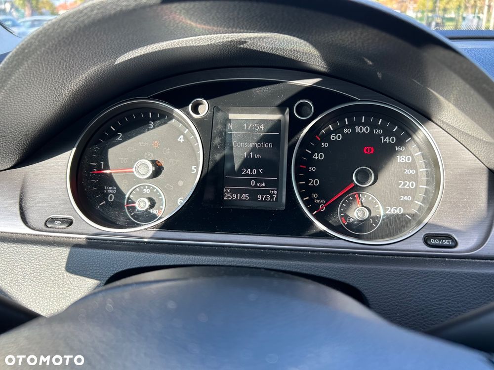 Volkswagen Passat 2.0 TDI DPF Comfortline - 13