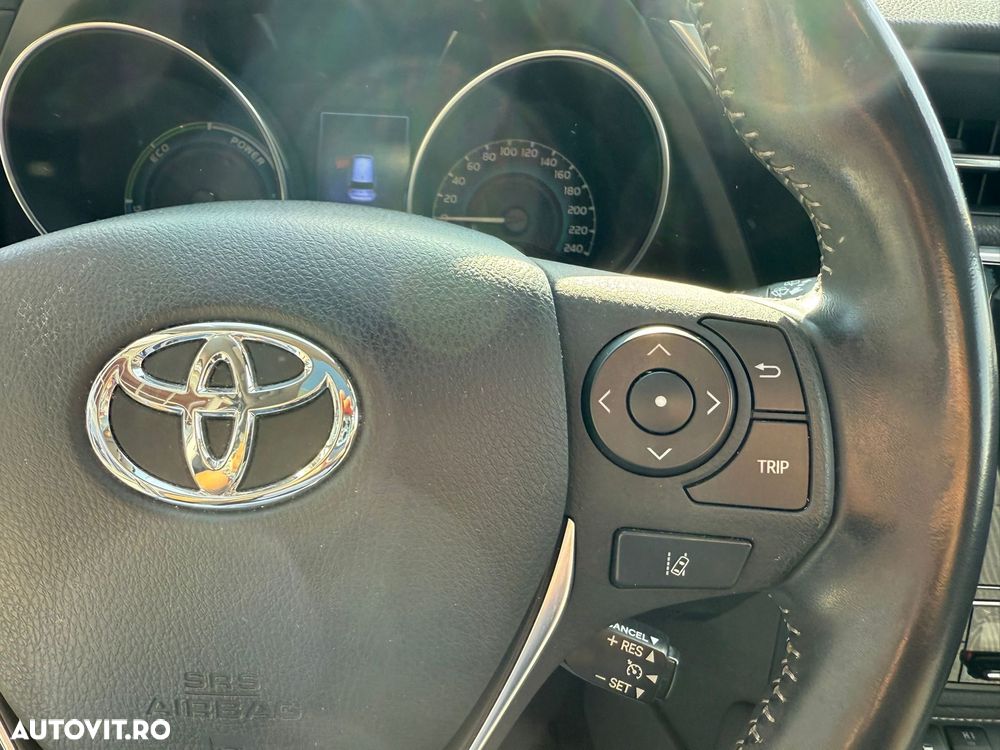 Toyota Auris 1.8 L VVT-i TS Hybrid Sol+ - 9