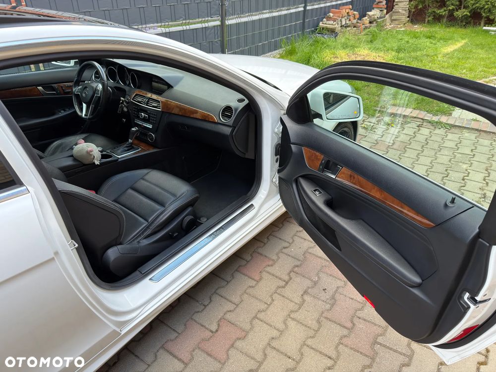 Mercedes-Benz Klasa C 250 7G-TRONIC Edition - 3