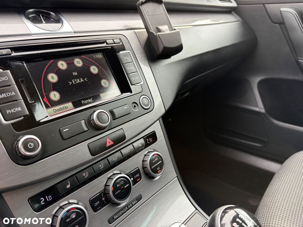 Volkswagen Passat - 9