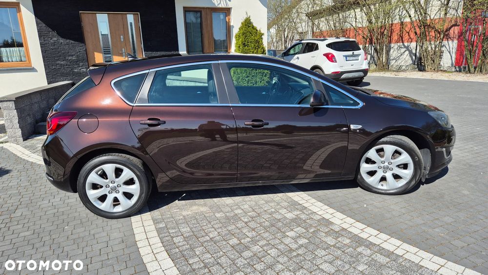 Opel Astra 1.4 T Cosmo S&S - 12