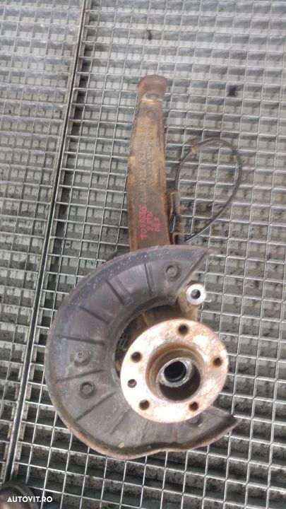 fuzeta dreapta fata  vw touareg 7l 2.5 tdi bpe 7l6407258a - 1