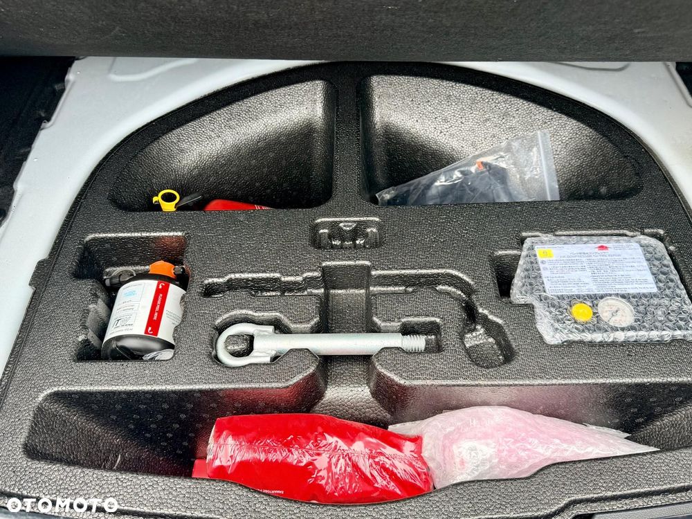 Toyota Corolla 1.8 Hybrid Comfort - 13