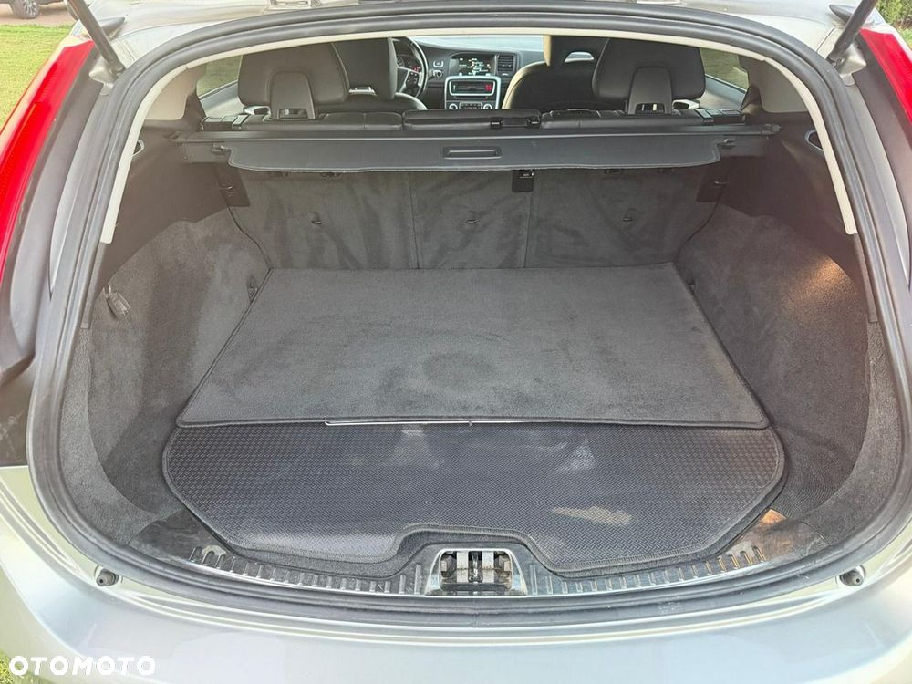 Volvo V60 D3 Momentum - 31