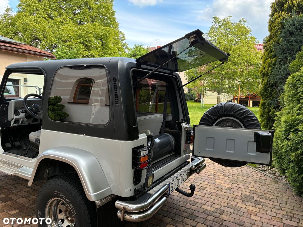 Jeep Wrangler 2.5L - 5