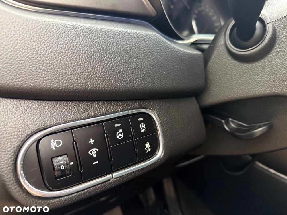 Kia Carens 1.6 GDI XL 7os - 19