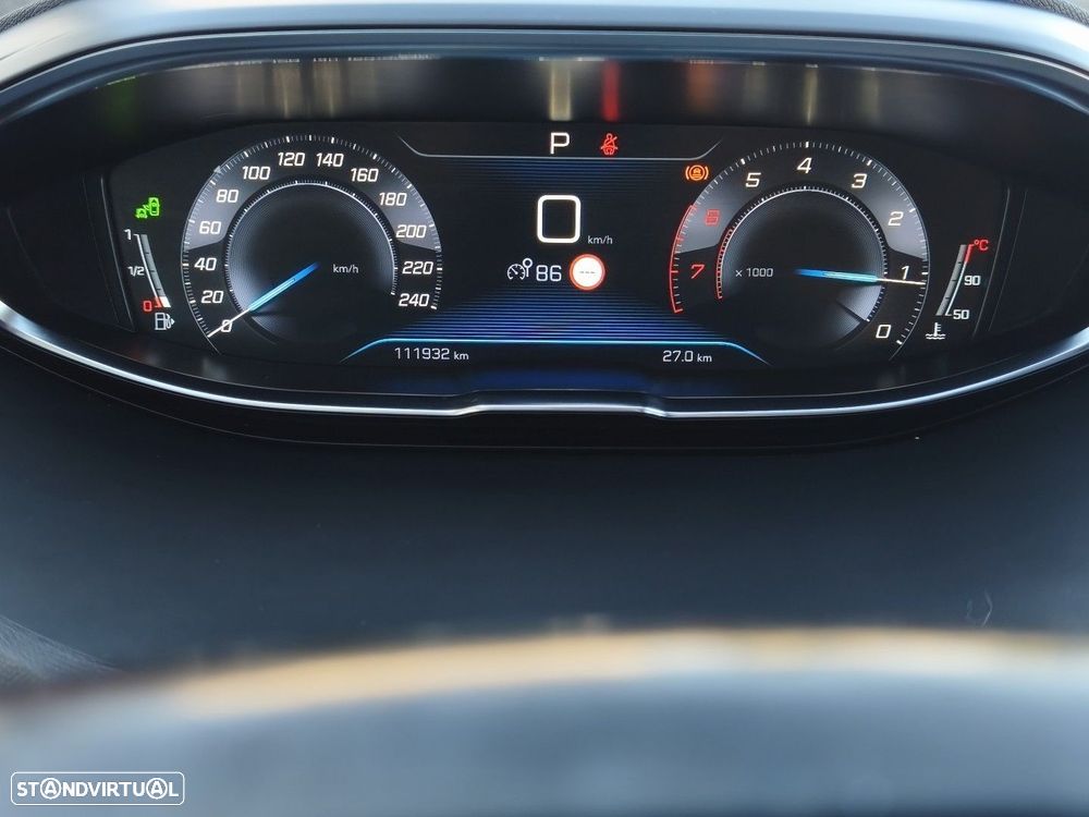 Peugeot 5008 1.2 PureTech Allure Pack EAT8 - 29