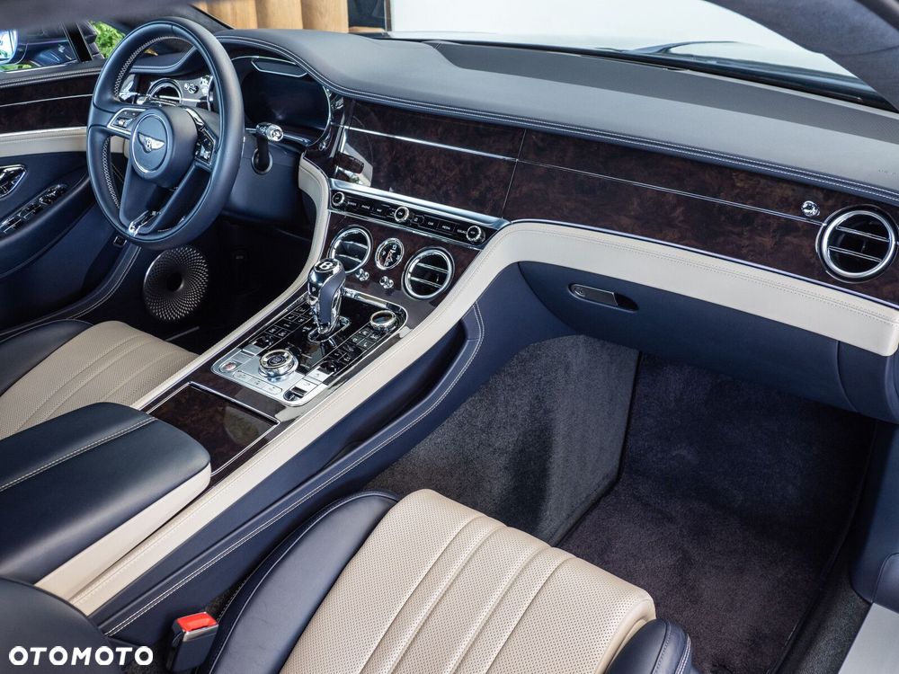 Bentley Continental GT - 10