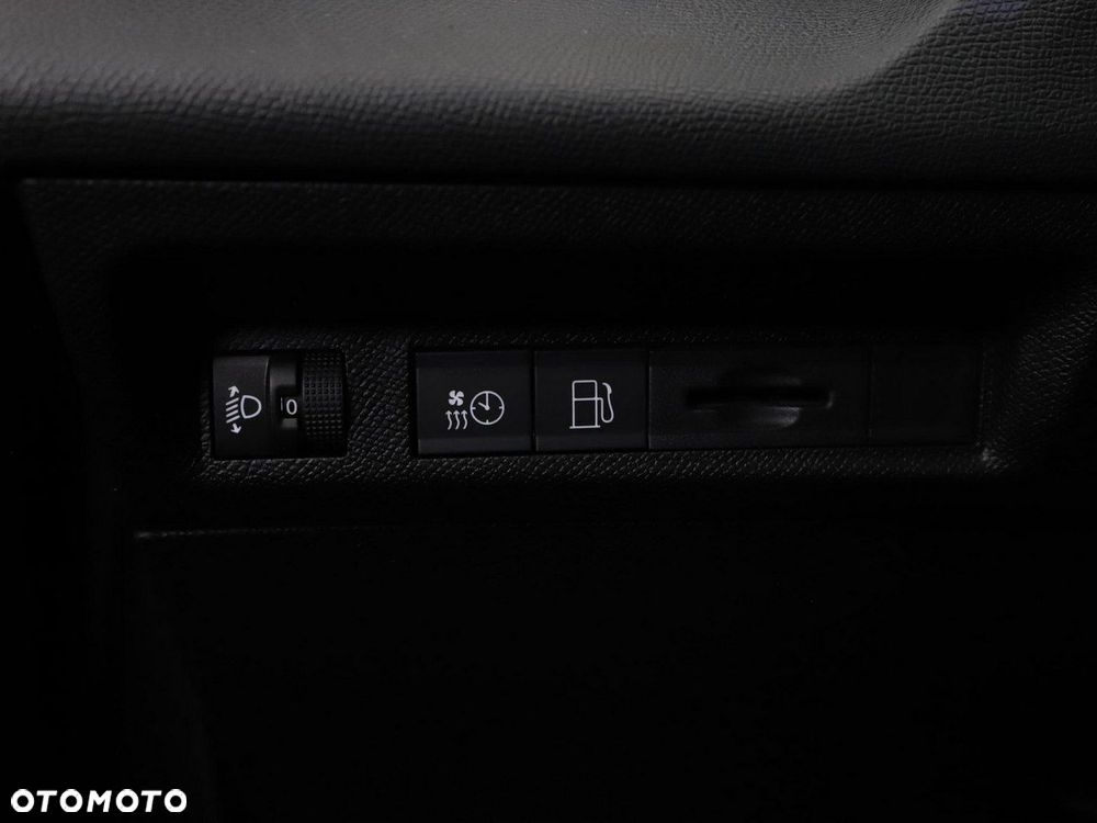 Peugeot 308 1.6 Hybrid PHEV Allure Pack EAT8 - 40