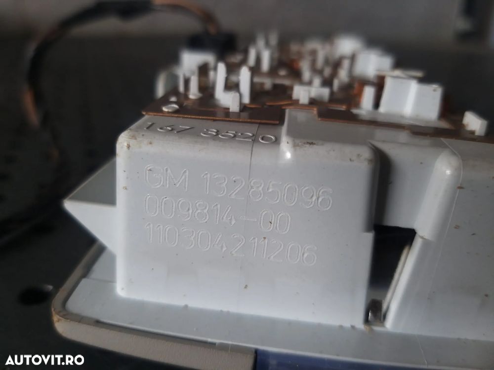 Plafoniera spate opel astra j 316627975 13285096 00981400 - 3