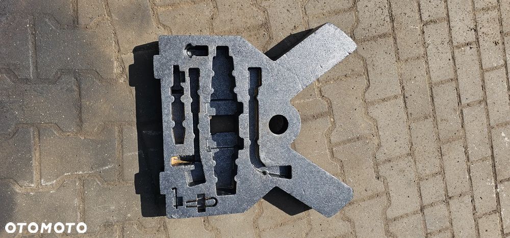 Wkład bagażnika koła zapasowego pianka styropian Seat Leon Cupra III 5F9012109B - 1
