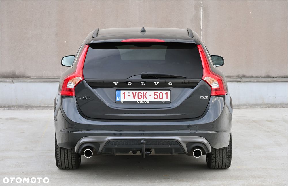 Volvo V60 D3 R-Design - 11
