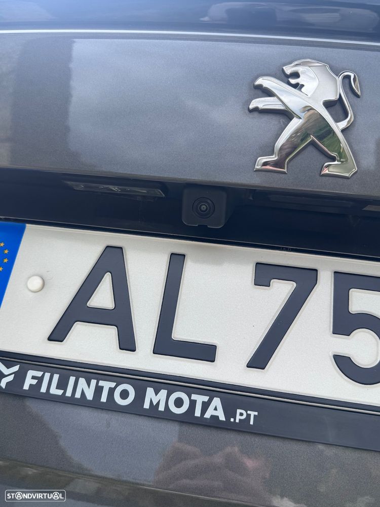 Peugeot 2008 1.2 PureTech Allure - 18