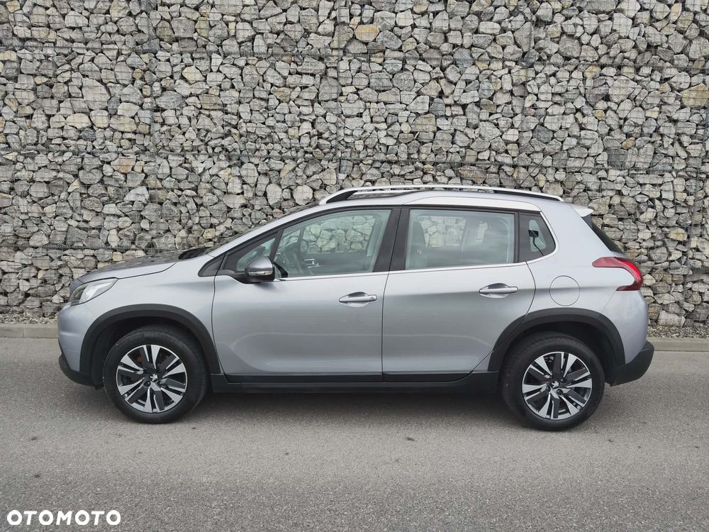 Peugeot 2008 1.2 Pure Tech Allure S&S - 2