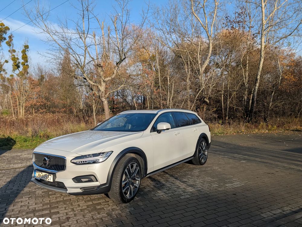 Volvo V90 Cross Country - 1