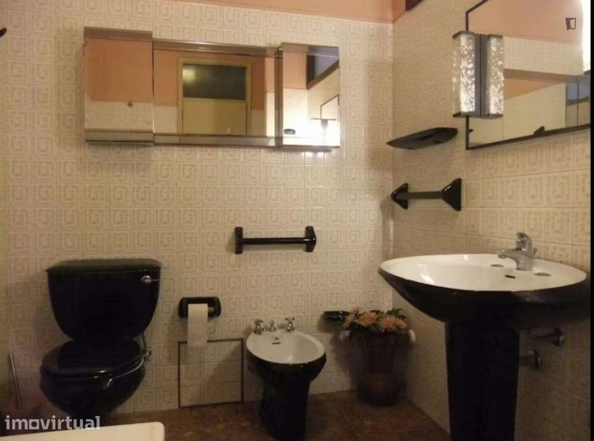 Quarto - localizado em Santo Ildefonso Porto - Grande imagem: 3/21