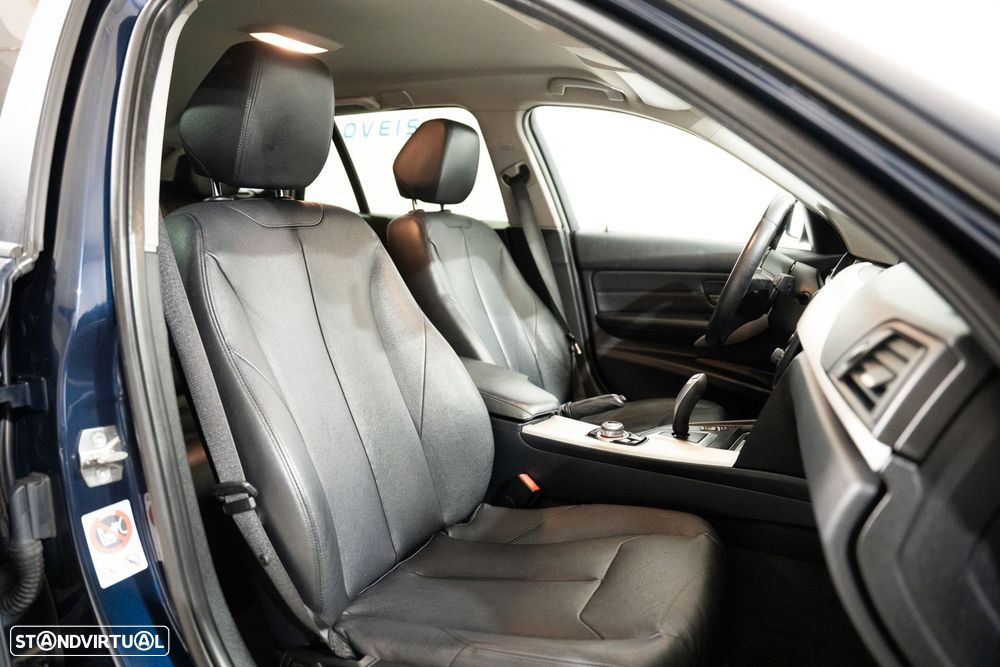 BMW 318 d Auto Line Sport - 22