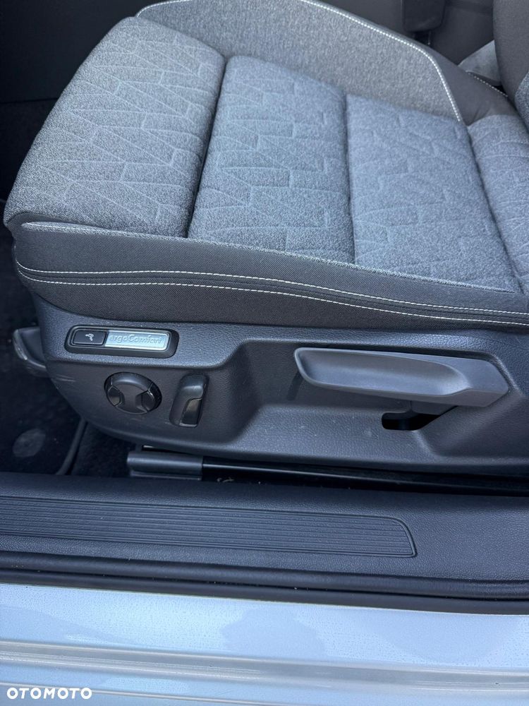 Volkswagen Passat 2.0 TDI SCR DSG - 13