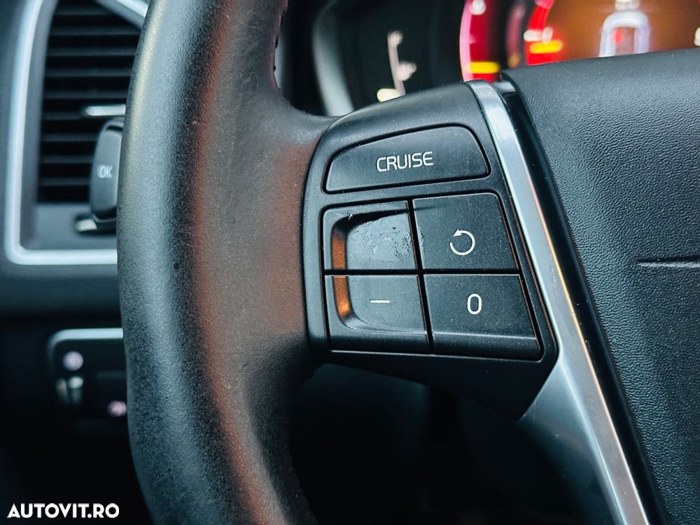 Volvo XC 60 D3 Momentum - 29