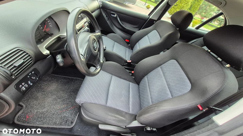 Seat Leon 1.6 16V Signo - 9