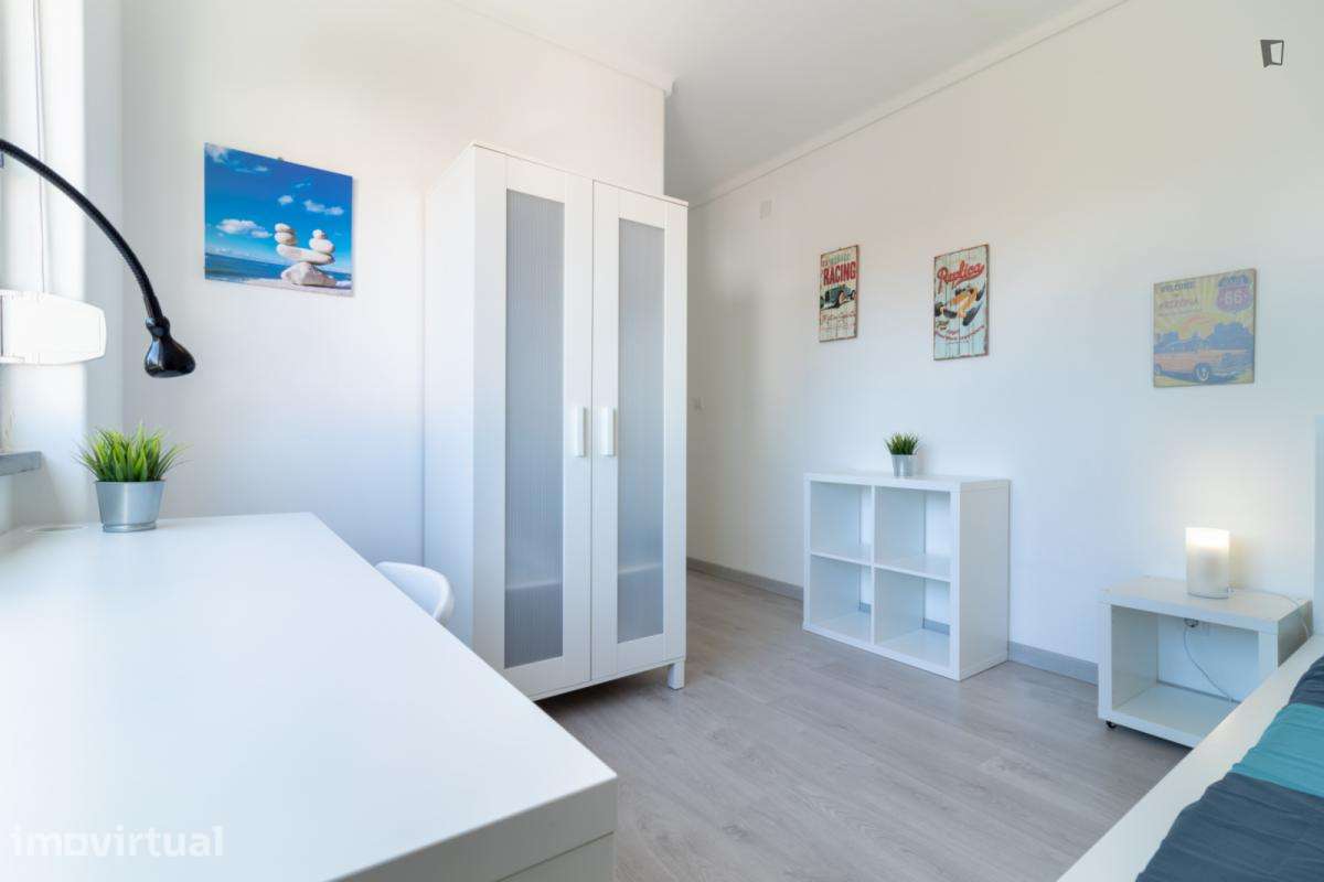 Quarto - localizado em Carcavelos Lisbon - Grande imagem: 5/11