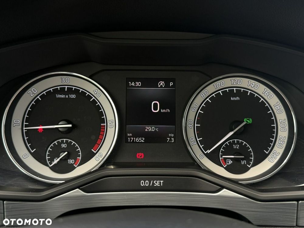 Skoda Superb 2.0 TDI SCR Ambition DSG - 22
