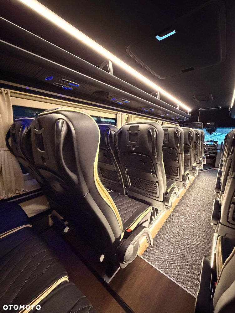 Mercedes-Benz Sprinter 519 - 16