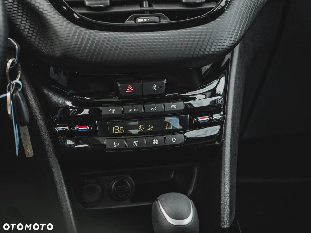 Peugeot 2008 PureTech 110 GPF Stop&Start EAT6 Crossway - 27