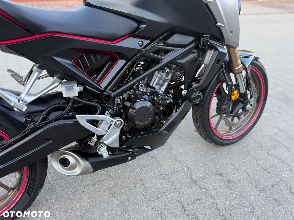 Honda CB - 12