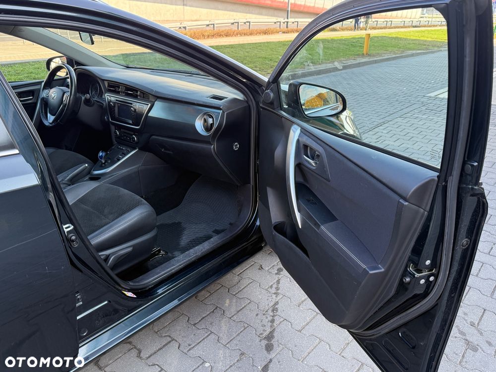 Toyota Auris - 16