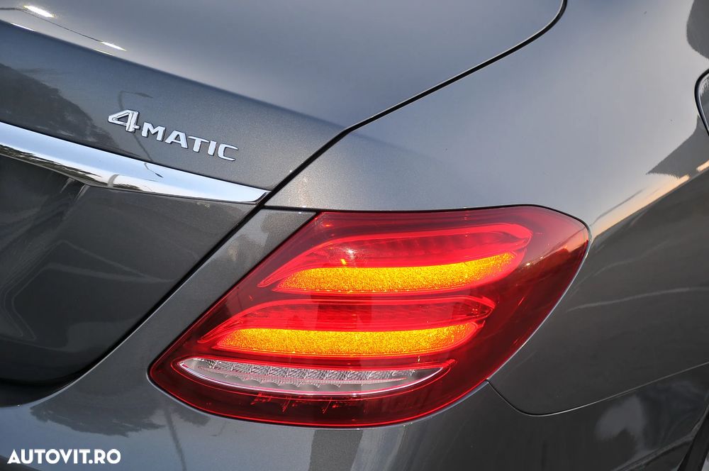 Mercedes-Benz E 220 d 4MATIC Aut. - 24