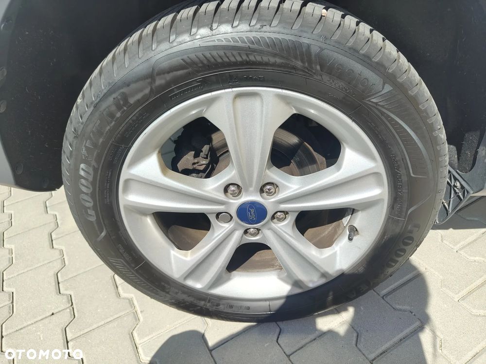Ford Kuga 1.5 EcoBoost 2x4 Trend - 12