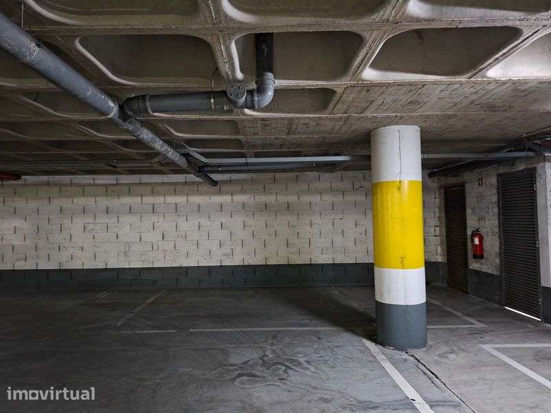 Lugar de estacionamento Studio Residence Arrabida Shopping - Grande imagem: 3/3