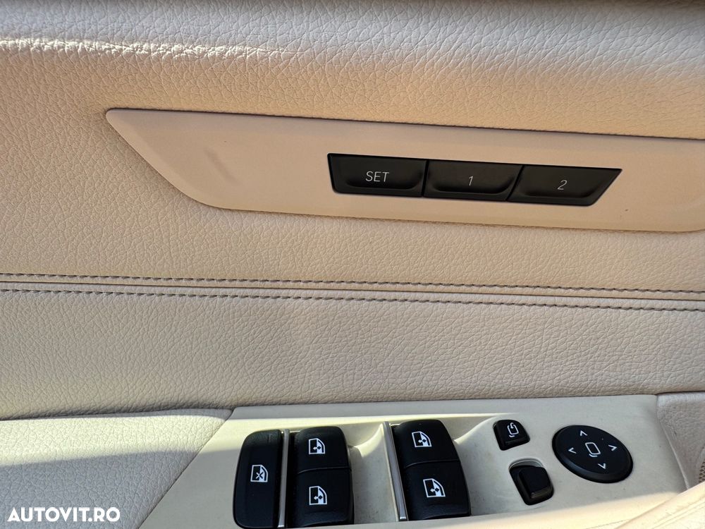 BMW Seria 5 520i AT - 13
