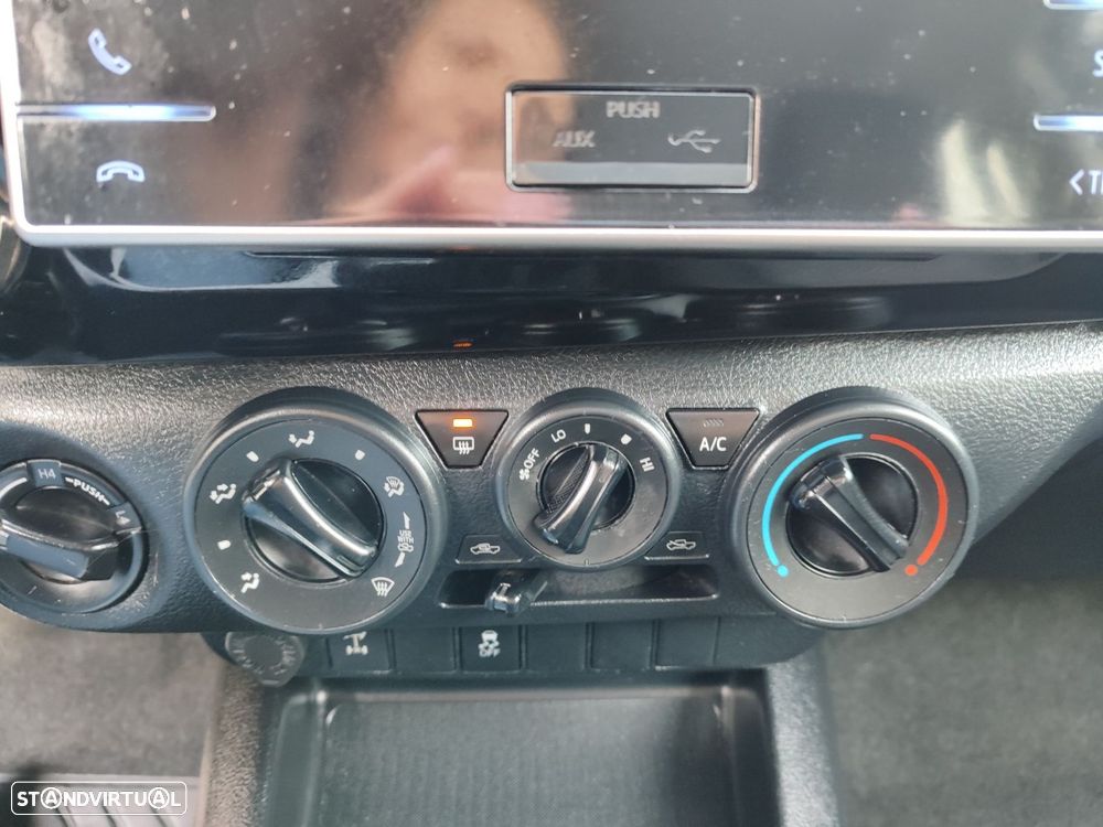 Toyota Hilux 2.4 D-4D 4WD CD CH - 15