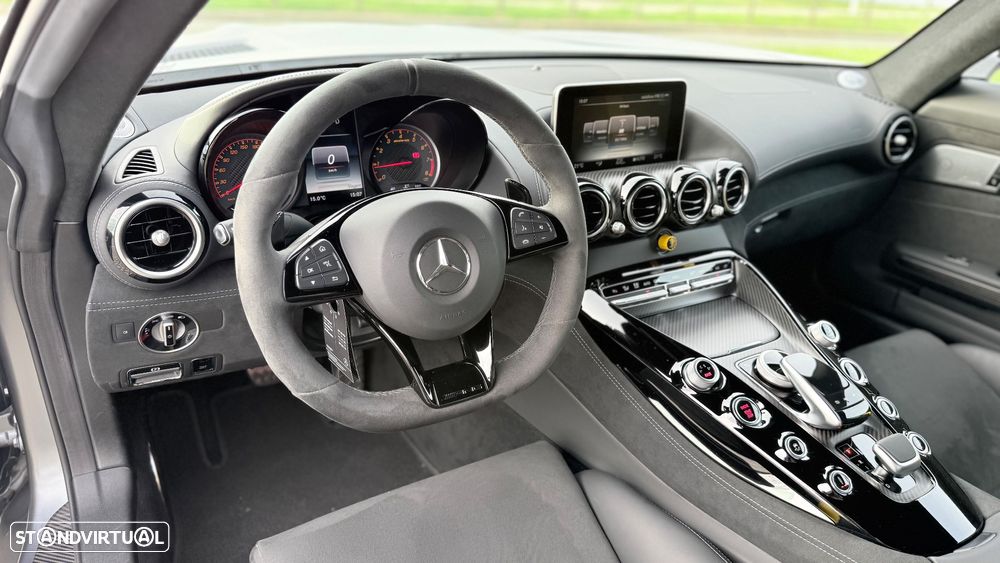 Mercedes-Benz AMG GT R - 24