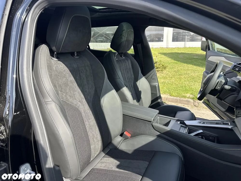 Peugeot 408 1.6 Plug-In Hybrid 225 GT E-DCS7 - 19