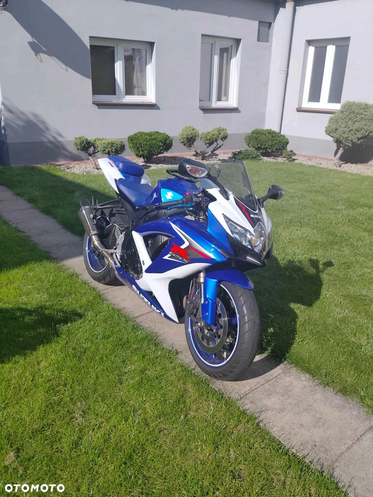 Suzuki GSX-R - 6