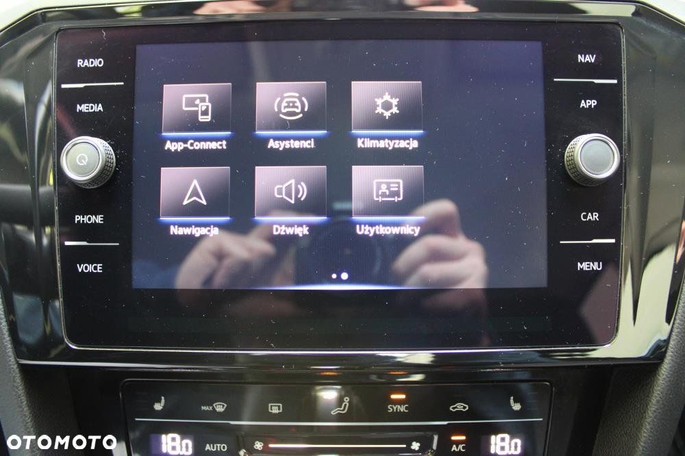 Volkswagen Passat - 20