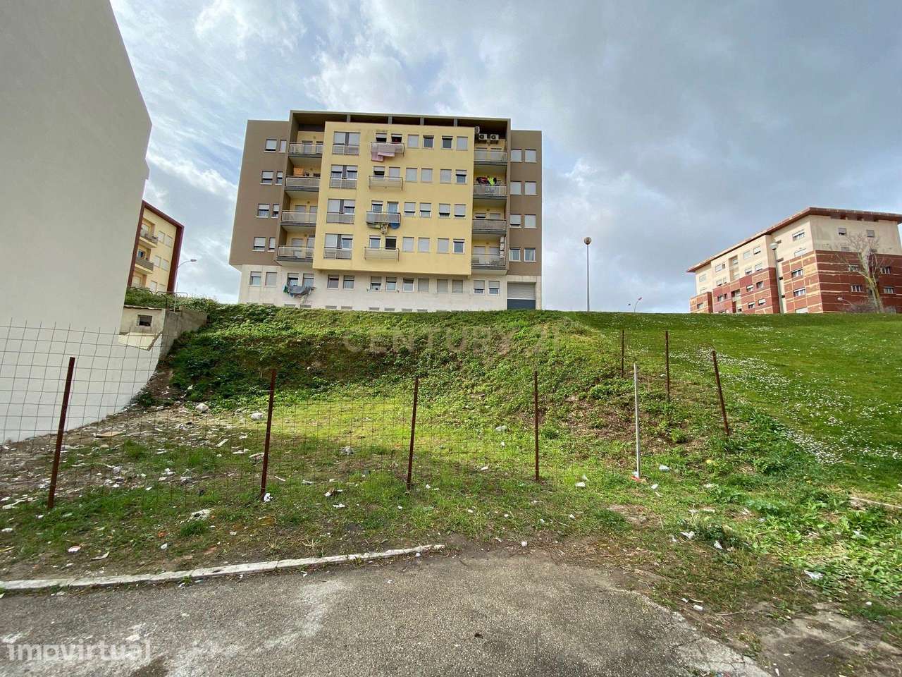 Venda de Terreno Urbano no Concelho de Loures - Grande imagem: 2/3