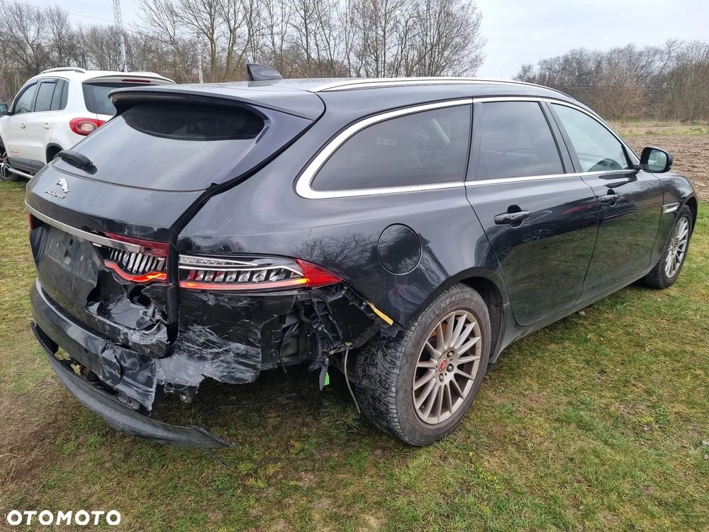 Jaguar XF 2.0 i4D Pure - 4