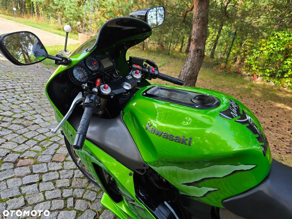 Kawasaki ZX - 19