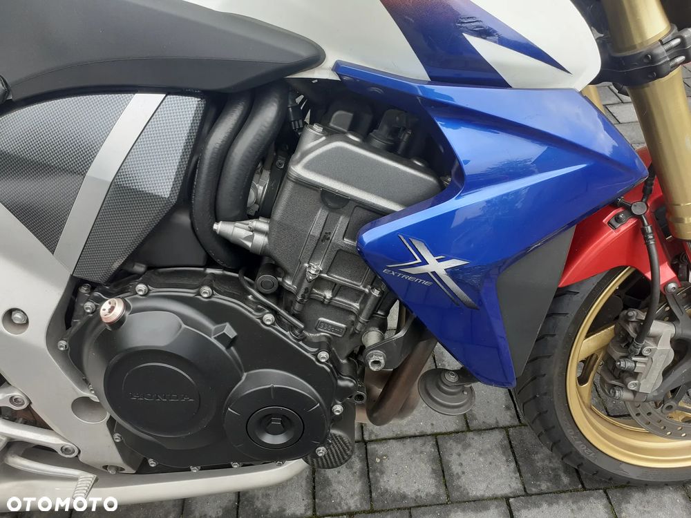 Honda CB - 12