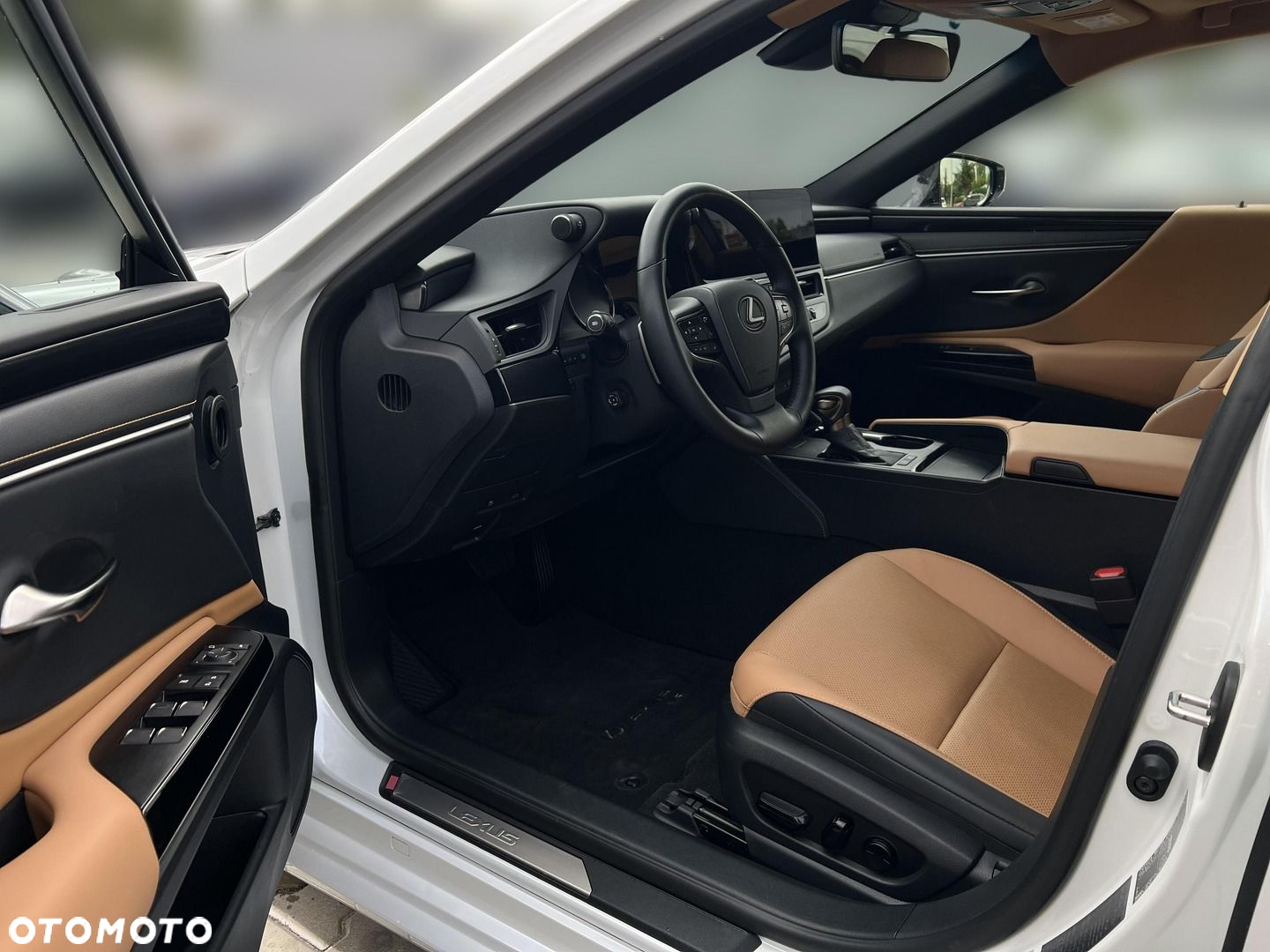 Lexus ES - 10