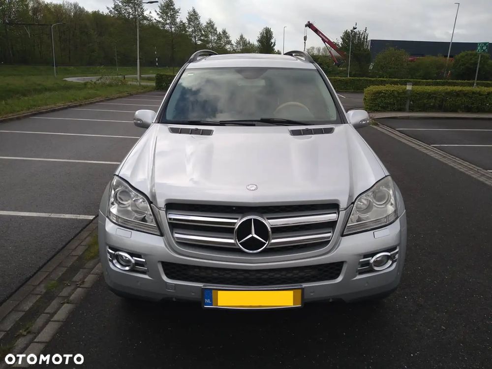 Mercedes-Benz GL 500 4Matic 7G-TRONIC - 8